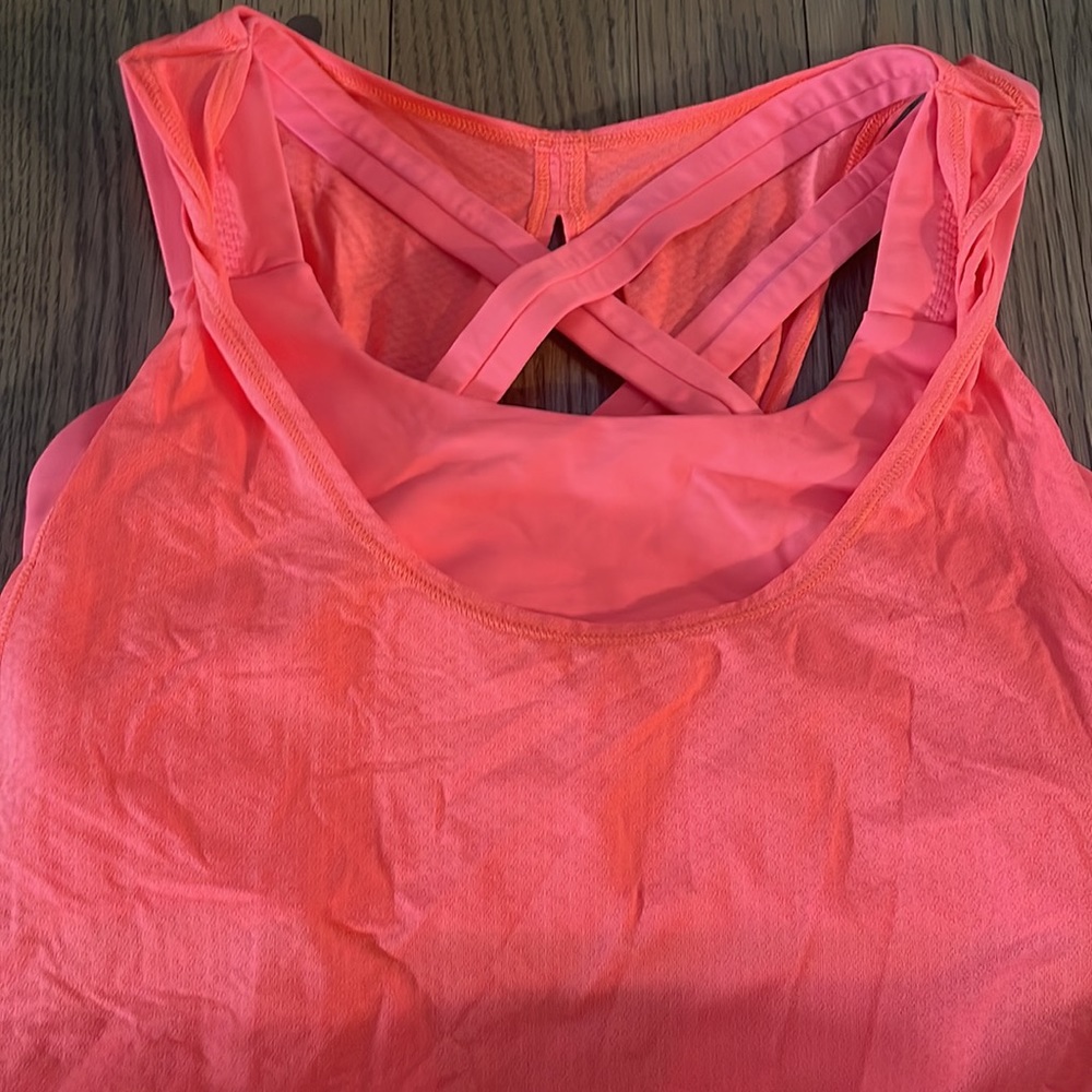 Lululemon Coral Built in Bra tank - sz 6 - Picture 2 of 3